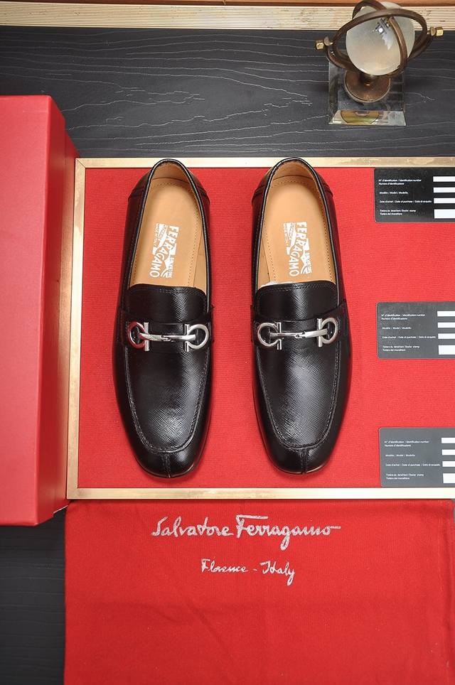 出厂价 Ferragamo 菲拉格幕 专柜最新款 原版进口开边上乘牛皮手工编织成+进口牛里+原版奢华金属扣+原版组合大底 对比无压力 38--45 45定做